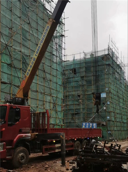 昭化区“慢工细活”—— 吊车的 “微动控制” 技术