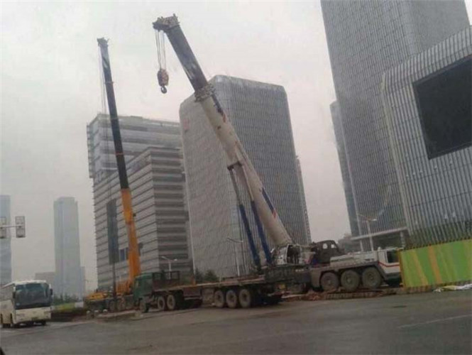 昭化区“自动找平”—— 吊车的 “平地神器” 技术